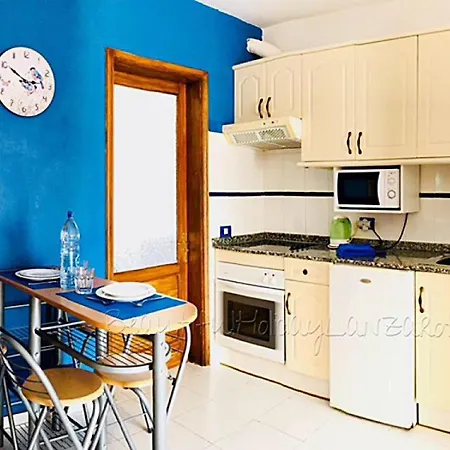 Bellissima 200m From The Ocean With Pool, Wifi & Sat-tv