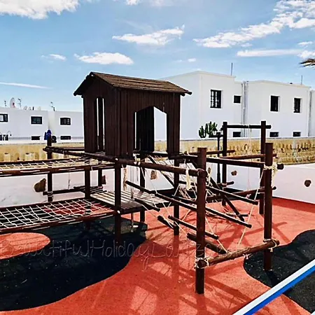 Апартаменти Bellissima 200m From The Ocean With Pool, Wifi & Sat-tv